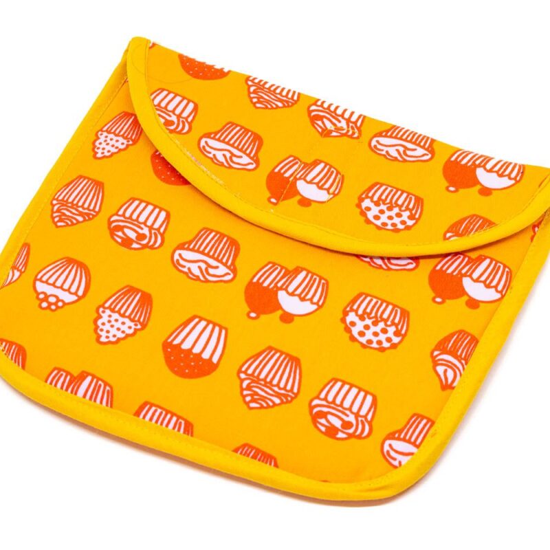 Porta bocadillos reutilizable de algodón con estampado visto de frente
