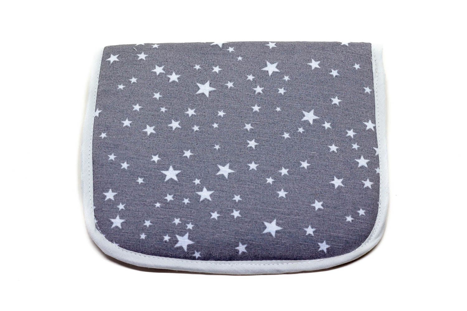 Porta sándwich reutilizable de algodón gris con estrellas blancas Reverso del porta sándwich gris con estrellas blancas