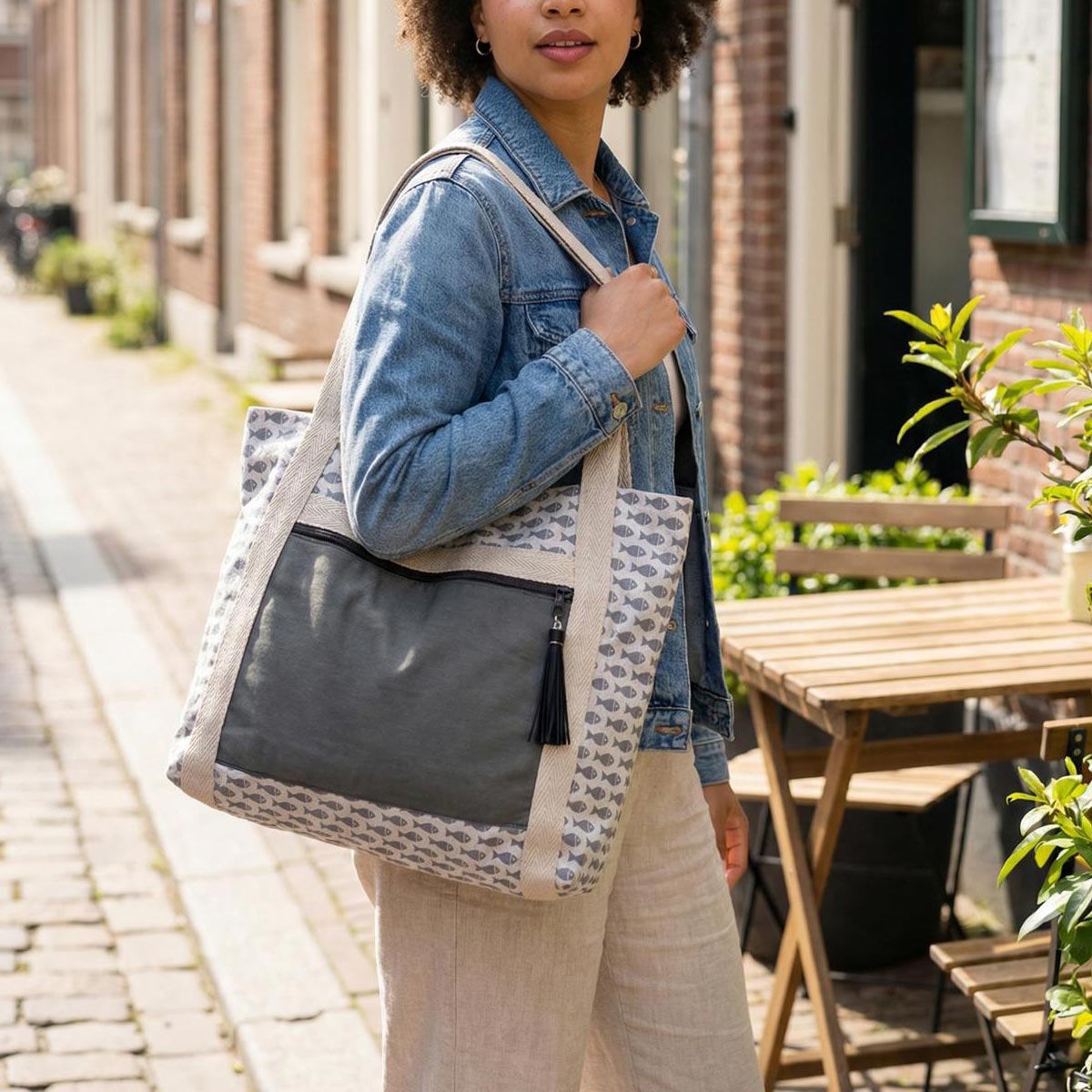 Bolso tote de tela estampada con bolsillo exterior Bolso tote de tela estampada llevado al hombro