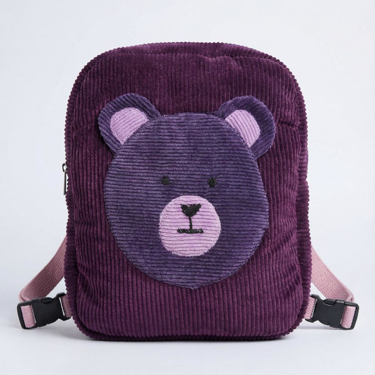 Mochila infantil de pana con oso Detalle del oso en mochila infantil de pana